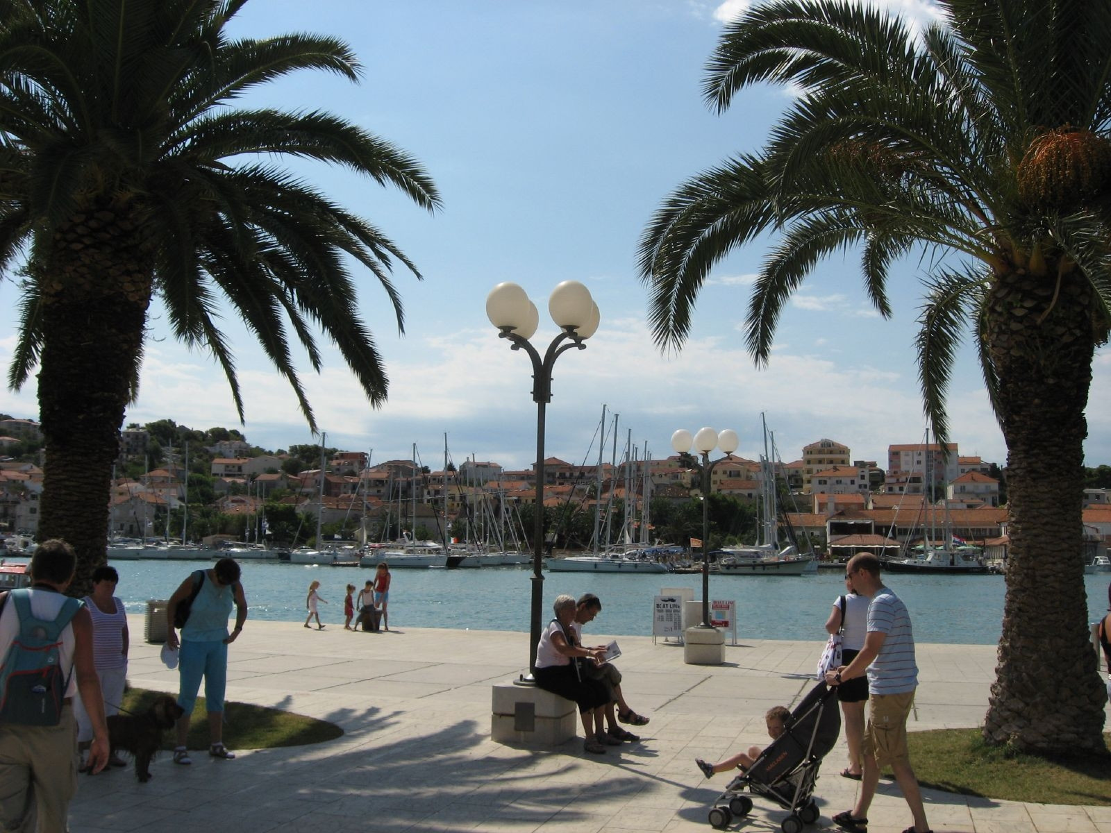 Набережная в Трогире, Хорватия. Фото 28 – фотографии Хорватии