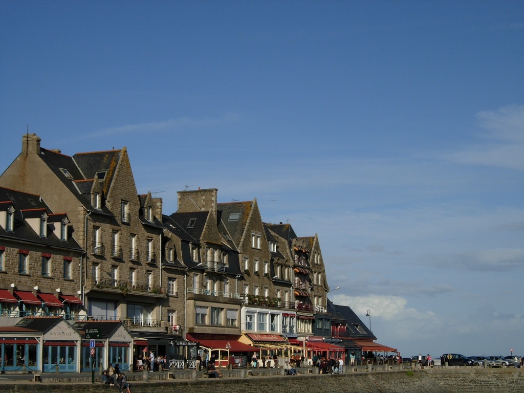 Дома в Канкаль, Франция – фотографии Франции