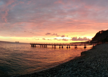 Закат на пляже в посёлке Южный, район Туапсе – фотографии России