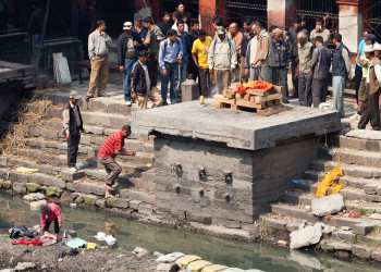 Кремация в Пашупатинатхе – фотографии Непала