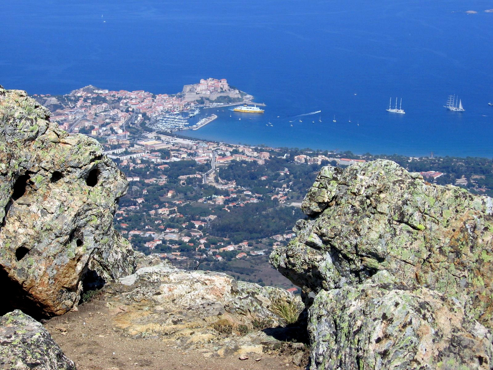 Панорамный вид в Кальви, Франция. Фото 1 – фотографии Франции