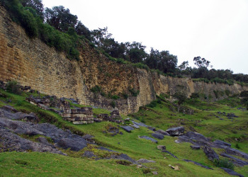 Защитная стена Куэлапа – фотографии Перу