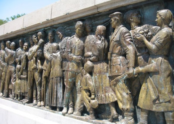 Памятник Советской армии в Бургасе, Болгария. Фото 1 – фотографии Болгарии