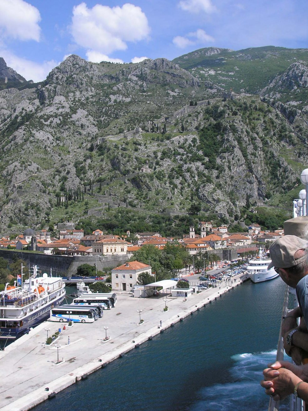 Набережная в Которе, Черногория. Фото 12 – фотографии Черногории