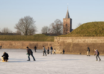 Город-крепость Нарден в зимнее время – фотографии Нидерландов