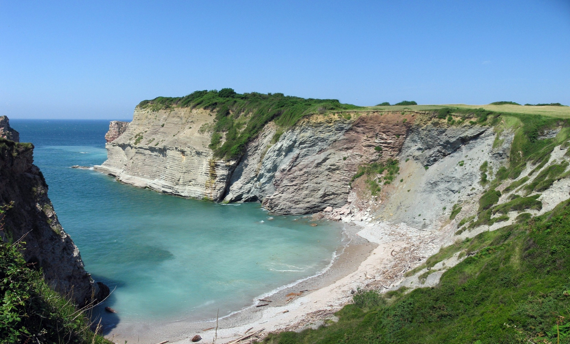 Скалы в Андае, Франция. Фото 3 – фотографии Франции