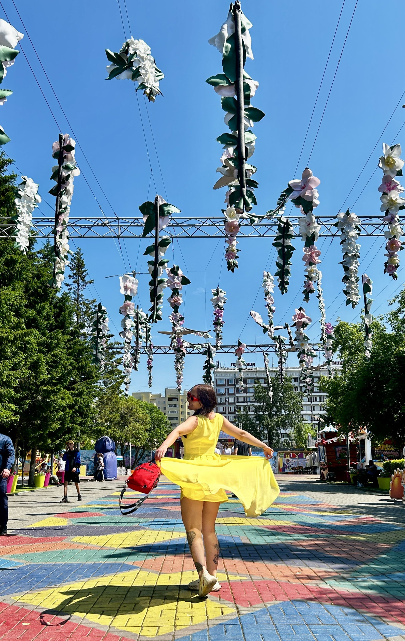 Шлейф длиннее, чем на фото) – фотографии