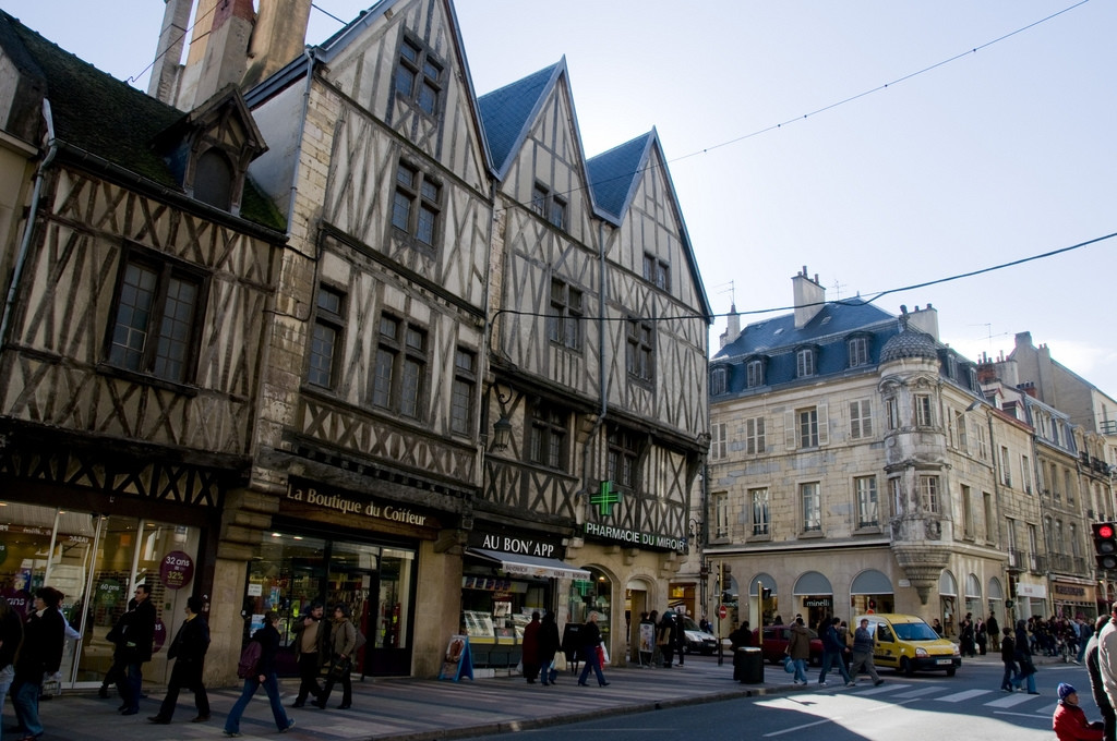 Улица в Дижоне, Франция. Фото 5 – фотографии Франции