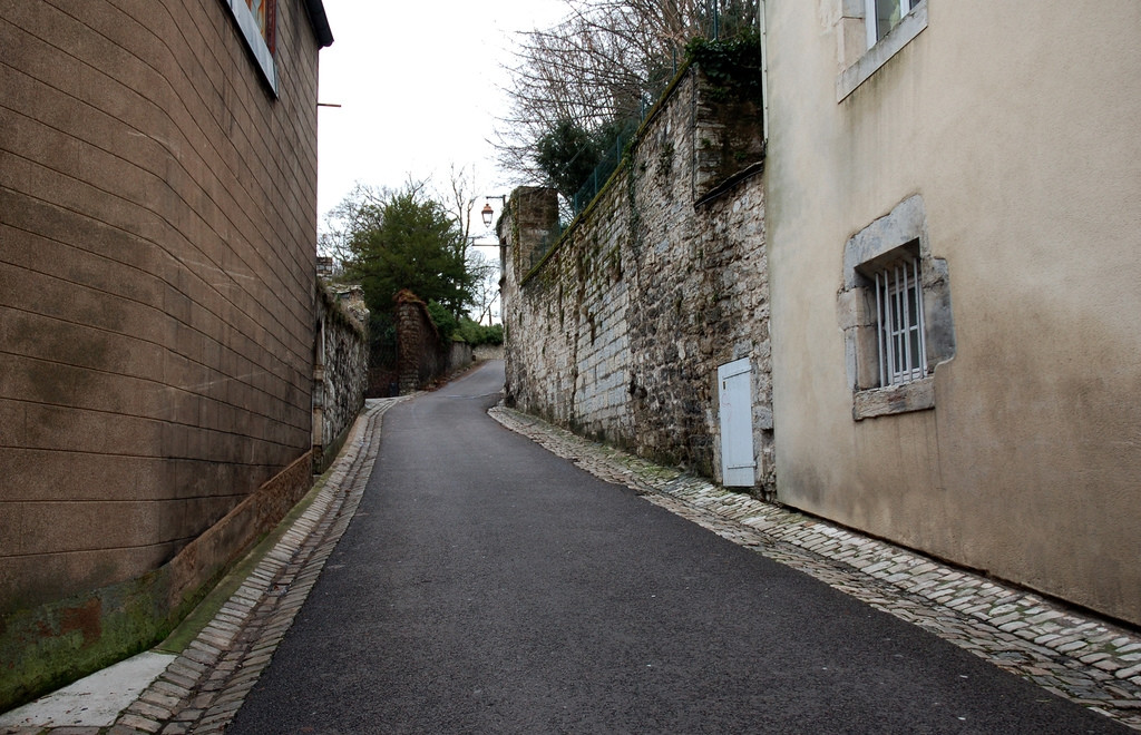 Улица в Безансоне, Франция. Фото 1 – фотографии Франции