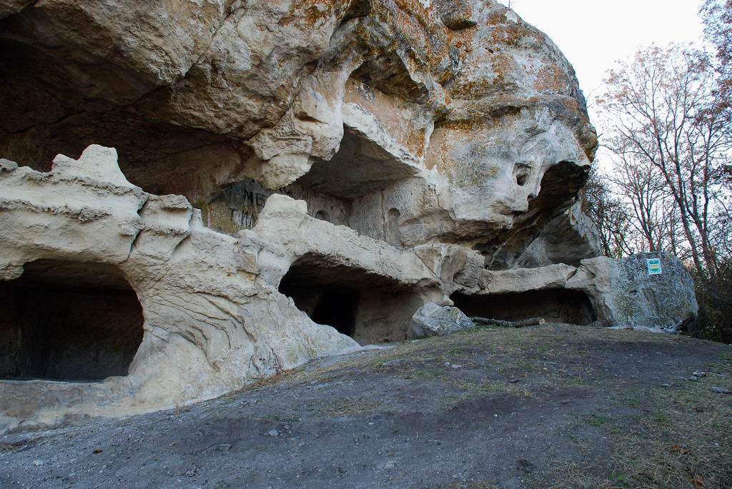 Пещерная крепость Тепе-Кермен – фотографии России