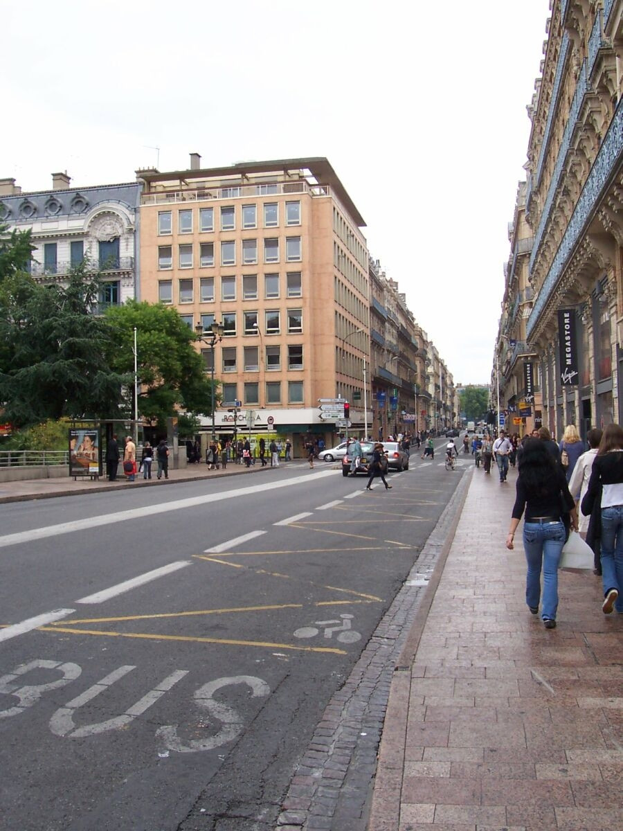 Улица в Тулузе, Франция. Фото 2 – фотографии Франции