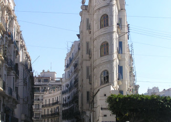 Прикольное здание в Алжире – фотографии Алжира