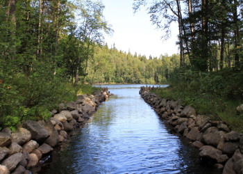 Уникальная озерно-канальная система Большого Соловецкого острова – фотографии России