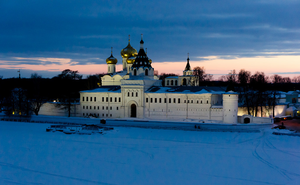 Ипатьевский монастырь в Костроме – фотографии России