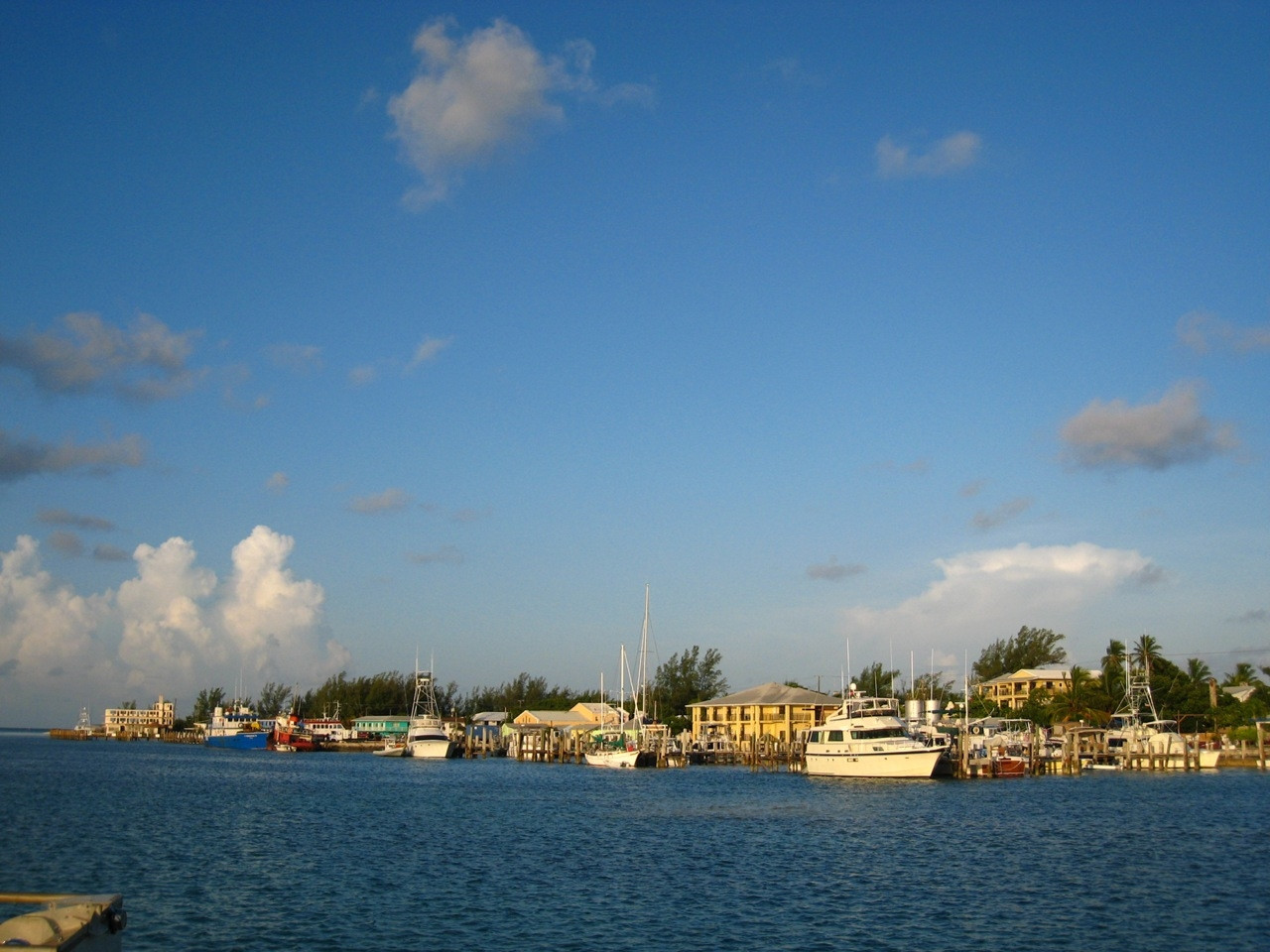 Яхты и катера в Бимини, Багамские острова – фотографии Багамских островов