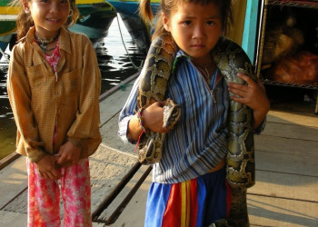 Дети на озере Топлесап, Камбоджа. Фото 1 – фотографии Камбоджи