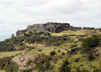 Панорама крепости инков – фотографии Перу