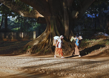 Люди в Пиндайя, Мьянма – фотографии Мьянмы