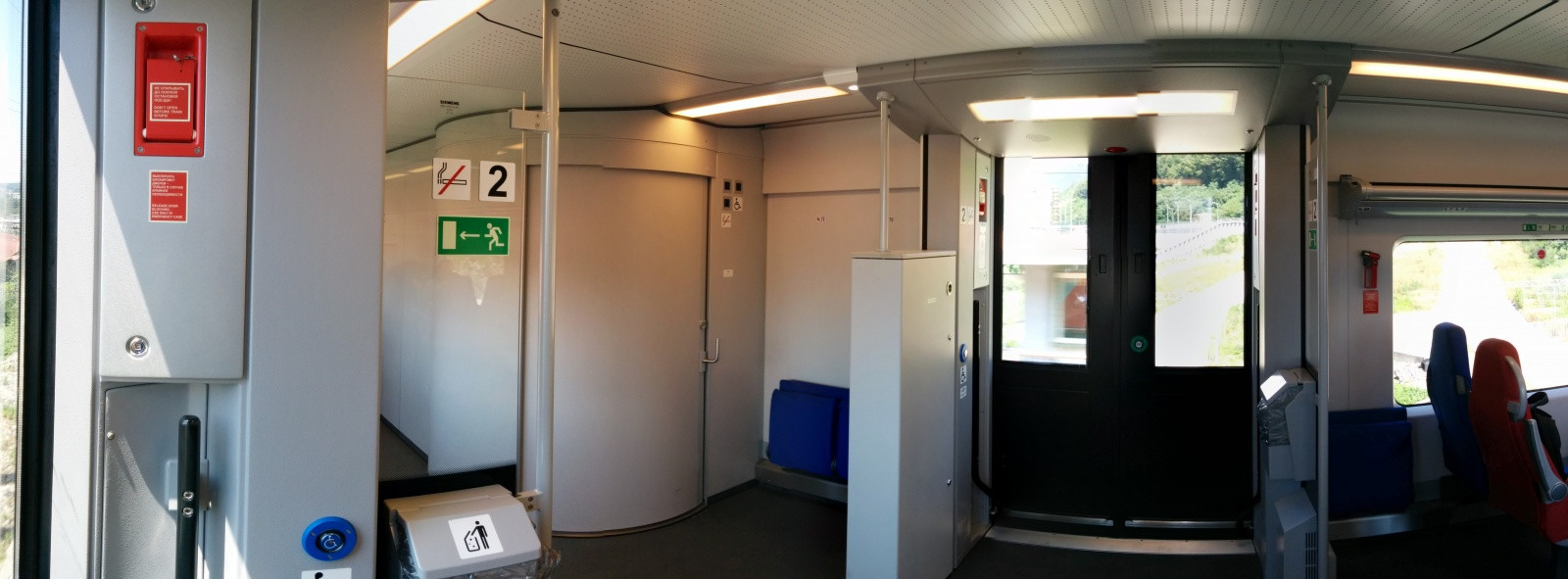 Салон электрички Туапсе - Адлер – фотографии России