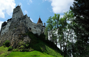 Гид по Замку Дракулы проведёт замечательную экскурсию и расскажет историю и легенды – фотографии Румынии