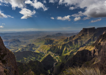 Самый комфортный период для посещения Драконовых гор – с октября по февраль – фотографии ЮАР