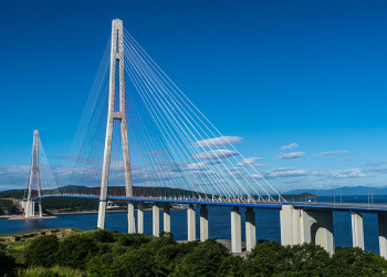 Конструкции вантовых мостов во Владивостоке были проработаны до мельчайших деталей – фотографии России