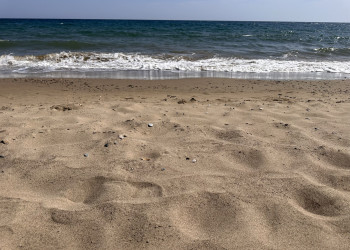 Песчаный пляж Бююкеджели (Büyükeceli) возле Аккую, Мерсин – фотографии Турции