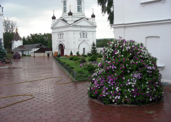 Женский монастырь в Задонске, Россия. Фото 1 – фотографии России
