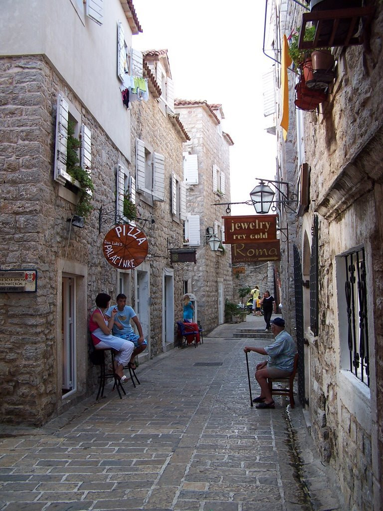 Улица в Будва, Черногория. Фото 9 – фотографии Черногории