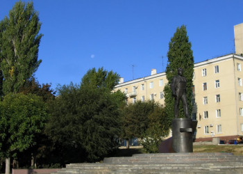 Памятник  Гагарину в Саратове, Россия – фотографии России