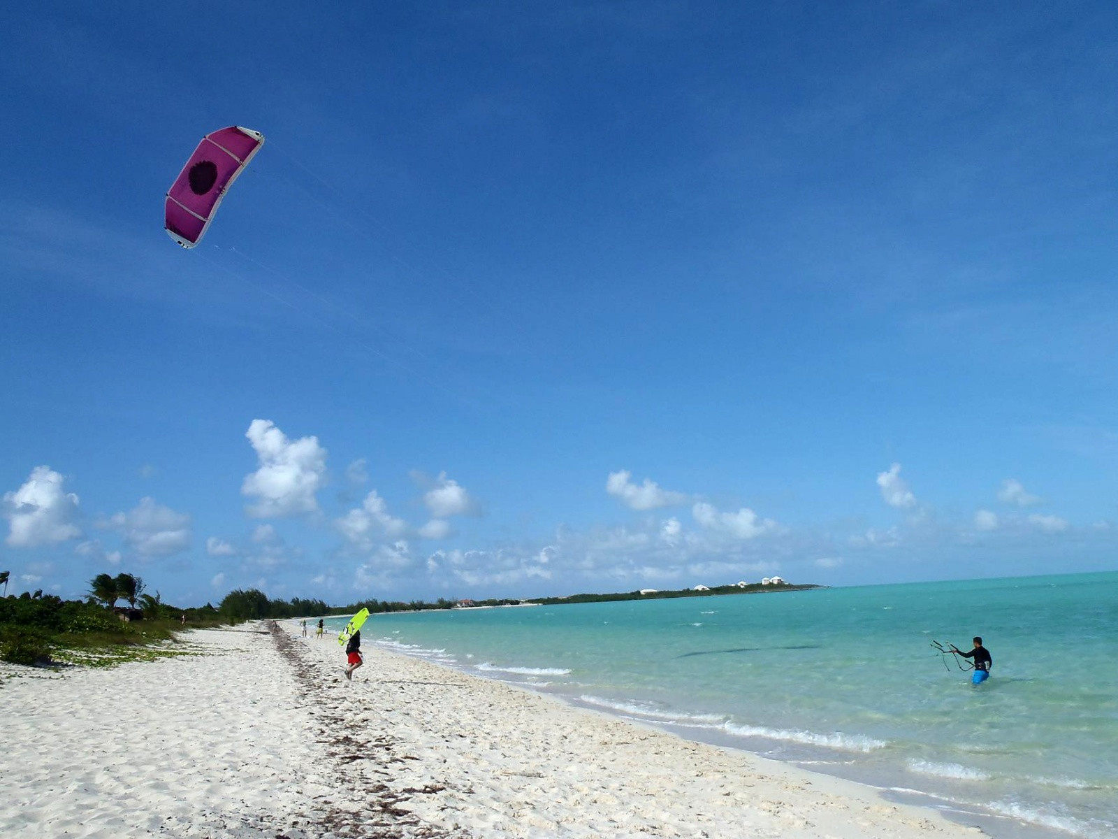 Пляж на острове Провиденсиалес (Providenciales) – фотографии Тёркс и Кайкос