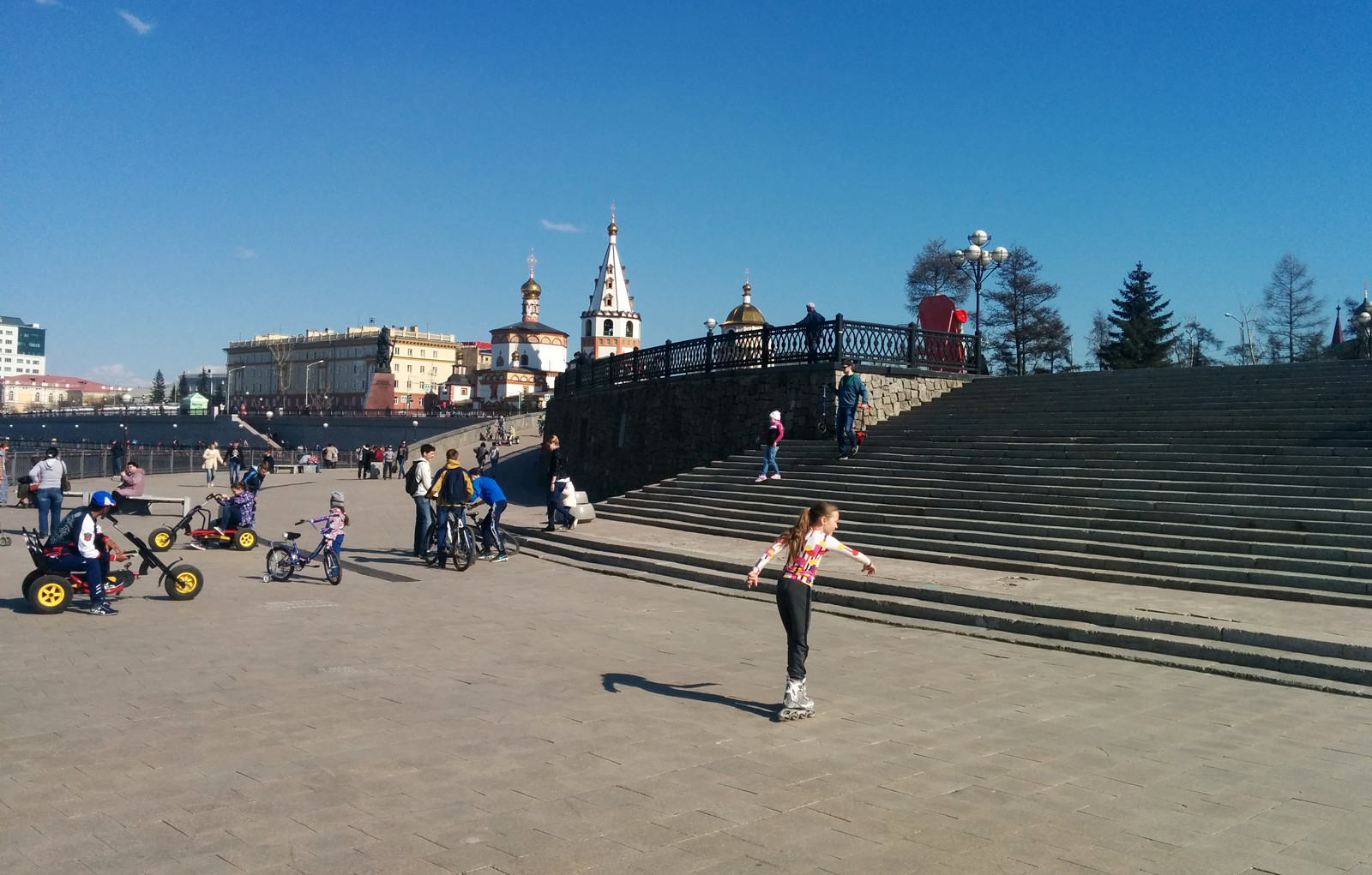 Набережная Иркутска у Вечного Огня. Фото 3 – фотографии России