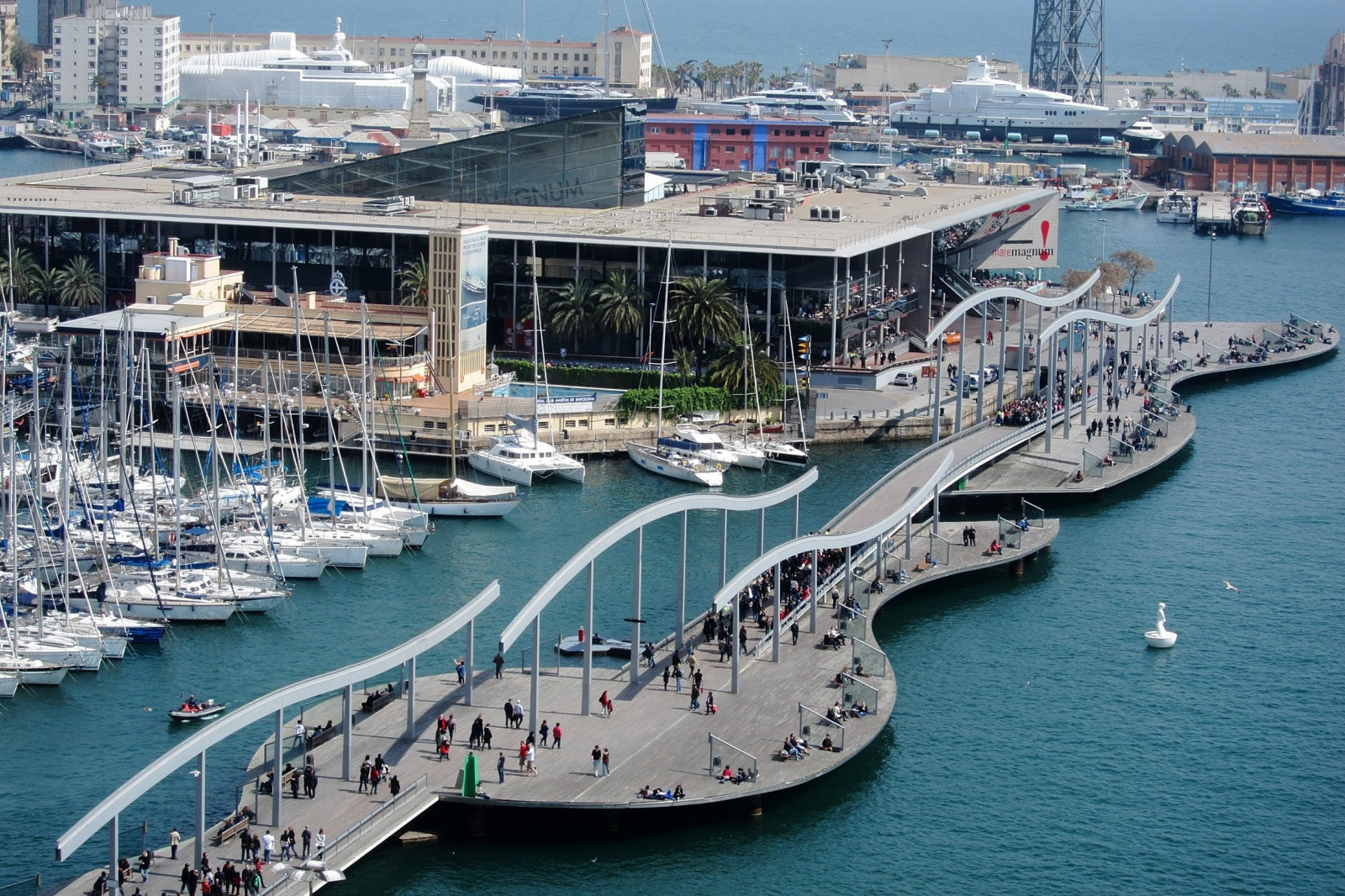 Рамбла (La Rambla или Rambles) в Барселоне – фотографии Испании