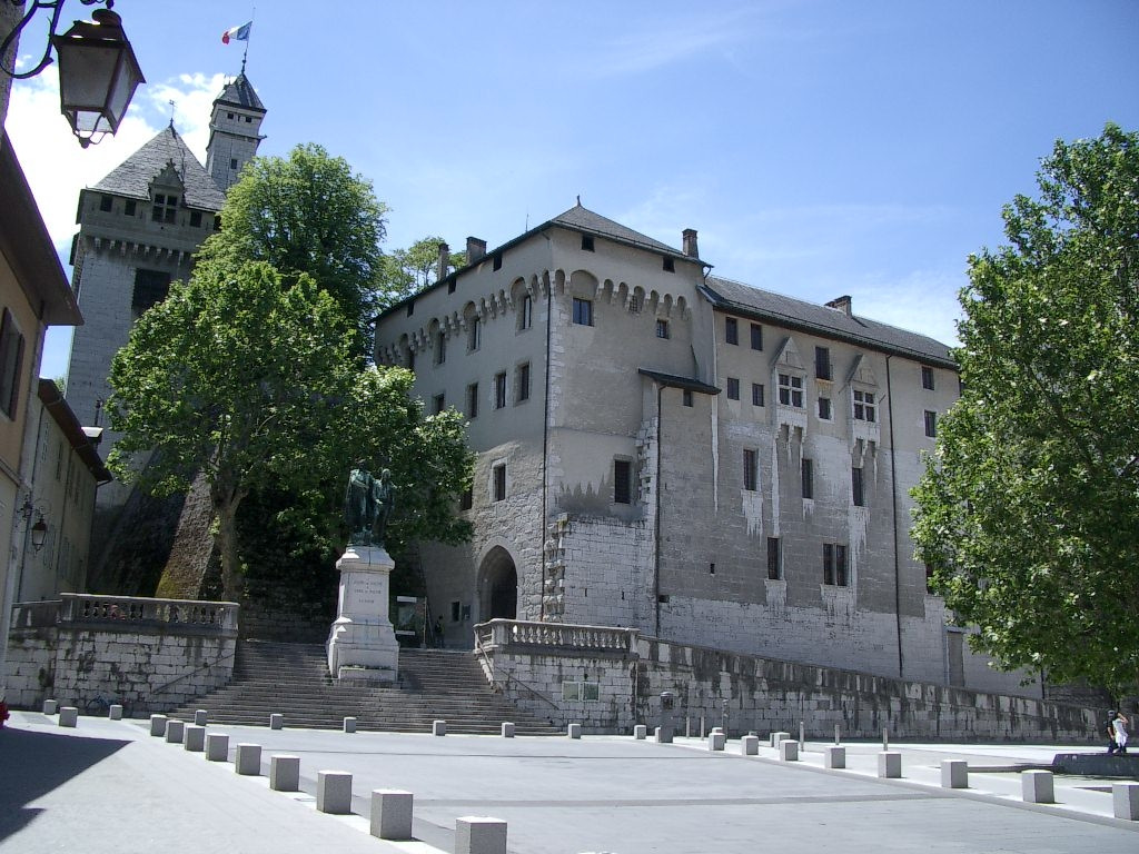 Достопримечательность в Шамбери, Франция – фотографии Франции