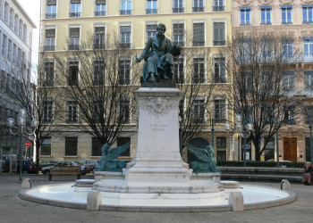 Памятник в Лионе, Франция. Фото 1 – фотографии Франции