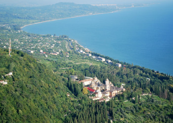 Панорамный вид в Новый Афон, Абхазия – фотографии Абхазии