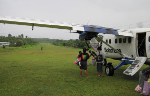 Домики на острове Реннелл, Соломоновы о-ва – фотографии Соломоновых Островов