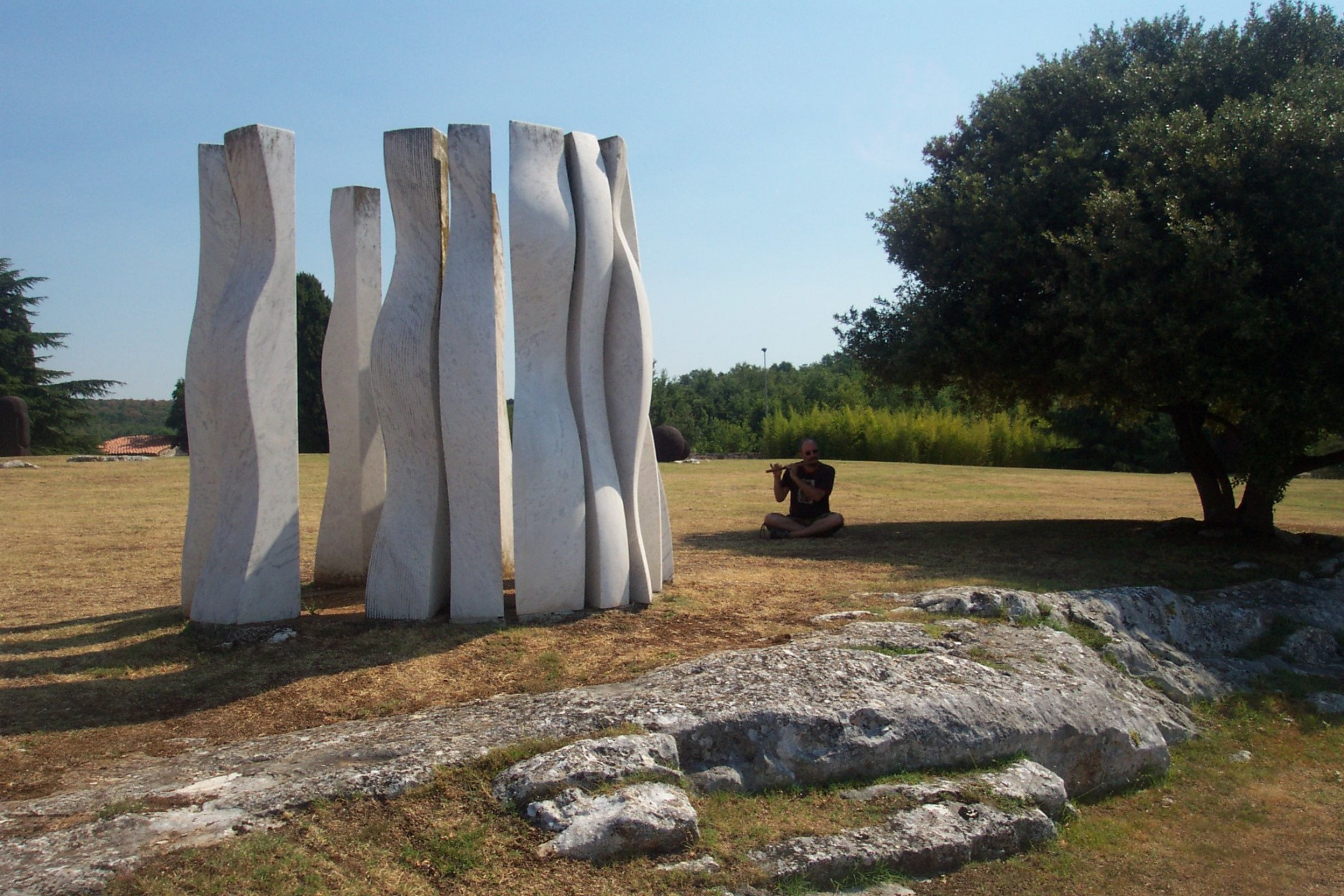 Памятник в Врсаре, Хорватия – фотографии Хорватии