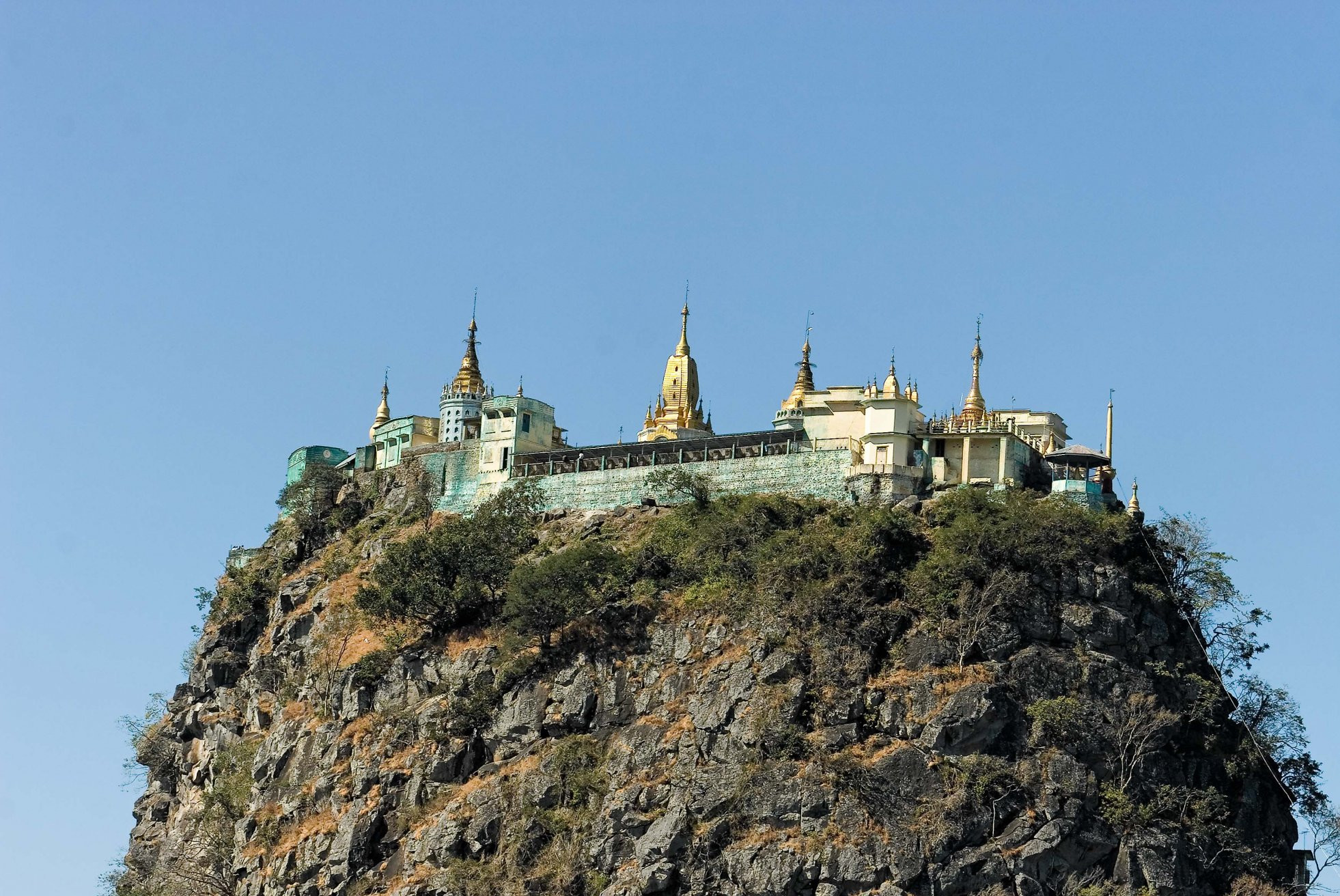 Попа Таунгкалат (Popa Taungkalat) – фотографии Мьянмы