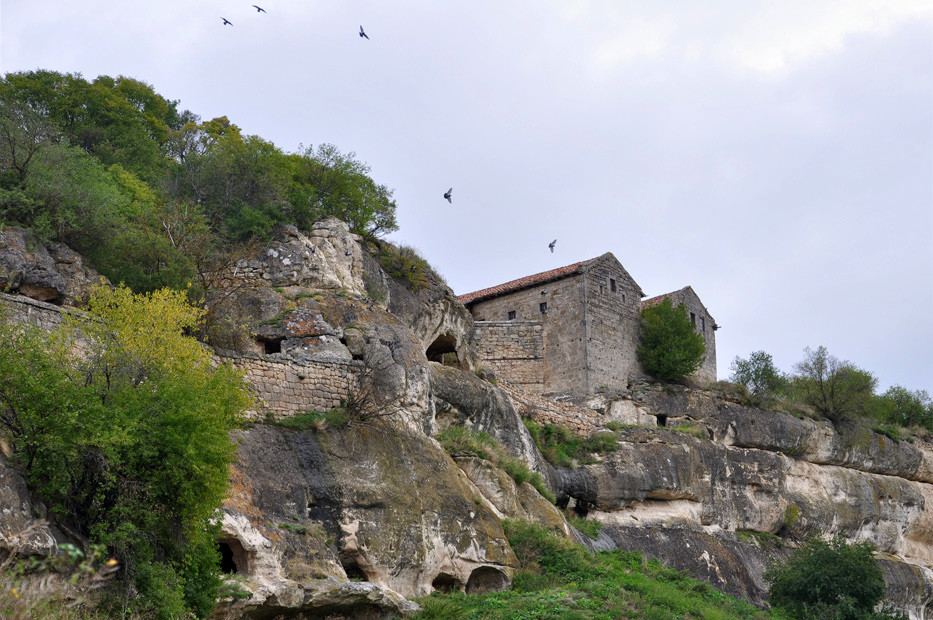 Крепость Чуфут-Кале, Бахчисарай, Крым, Россия. Фото 1 – фотографии России