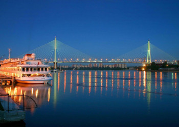 Теплоход по реке Нева в Санкт-Петербурге, Россия. Фото 4 – фотографии России