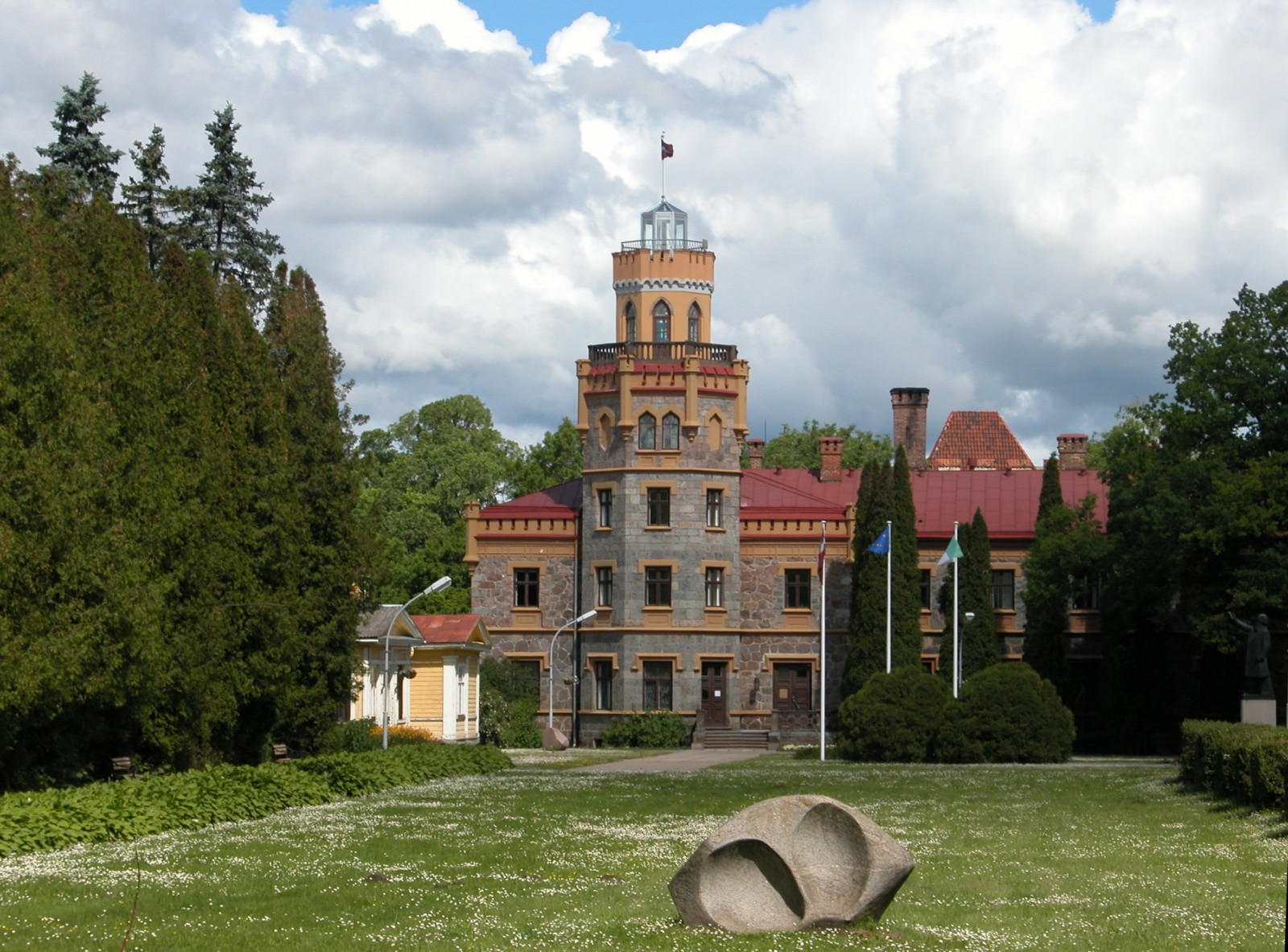 Дворец-замок Кропоткиных в Сигулде – фотографии Латвии