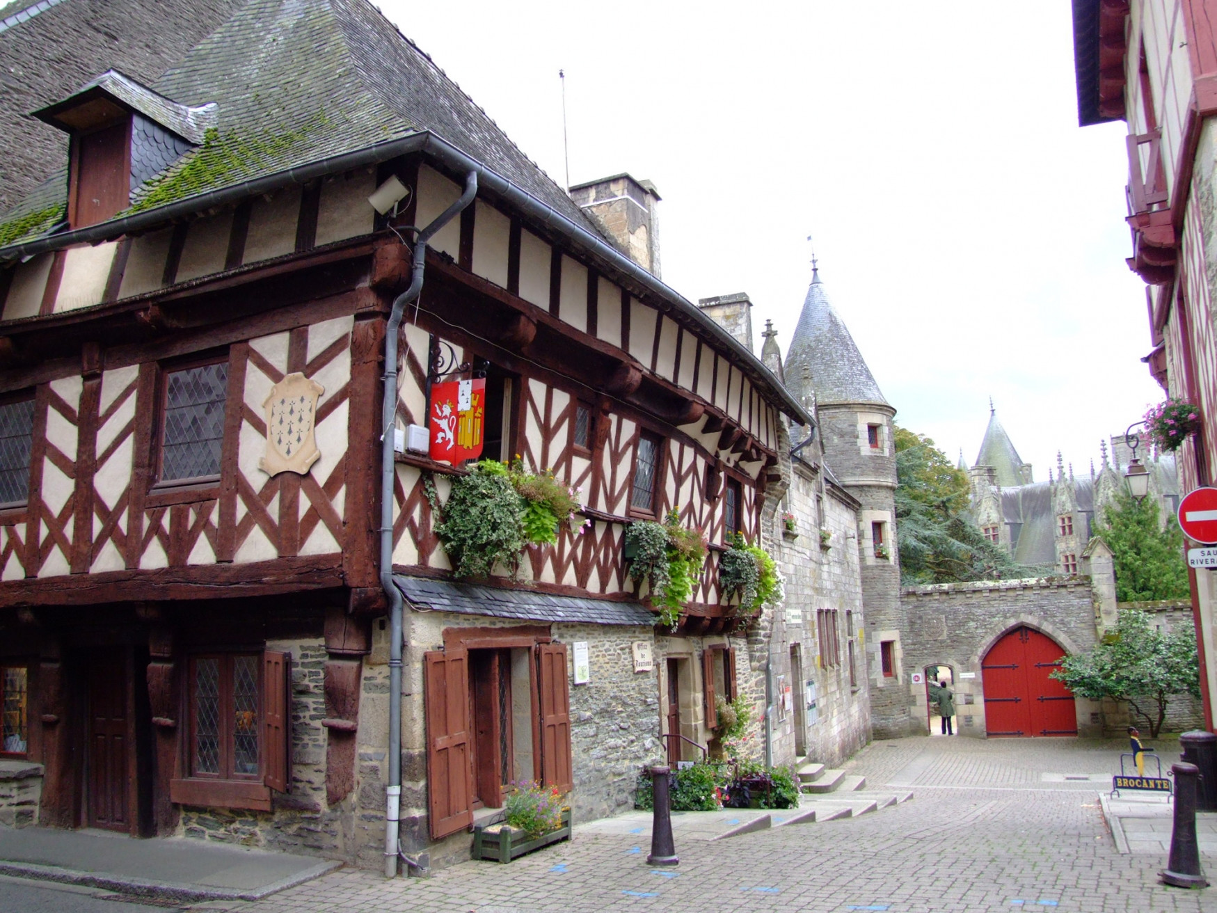 Дома в Жослене, Франция. Фото 4 – фотографии Франции