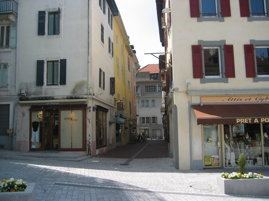 Дома в Эвиан-ле-Бен, Франция. Фото 15 – фотографии Франции