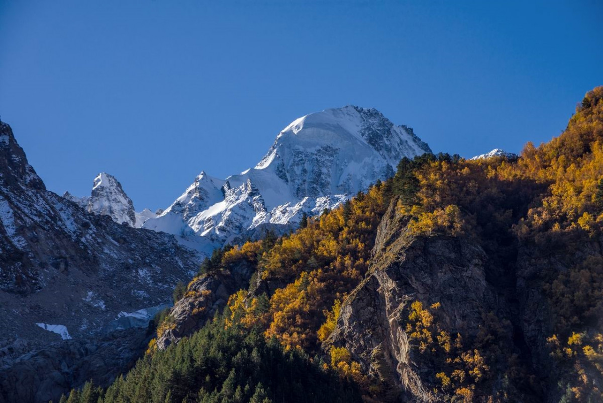 Бжедух и Вольная Испания. Вид с Адыл-су, Россия – фотографии России