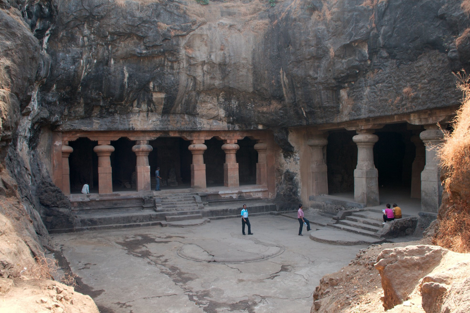 Пещерный храм на острове Элефанта – фотографии Индии