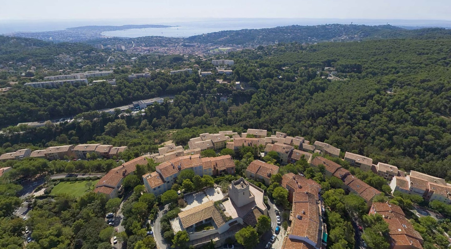 Панорамный вид в Мужене, Франция. Фото 11 – фотографии Франции