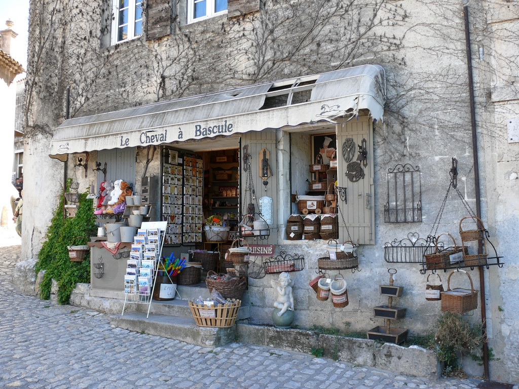 Магазин в Ле-Бо-де-Прованс, Франция – фотографии Франции