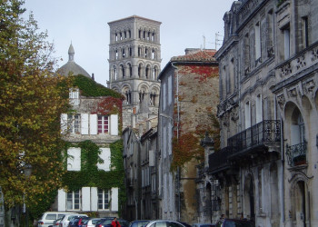 Улица в Ангулеме, Франция. Фото 2 – фотографии Франции