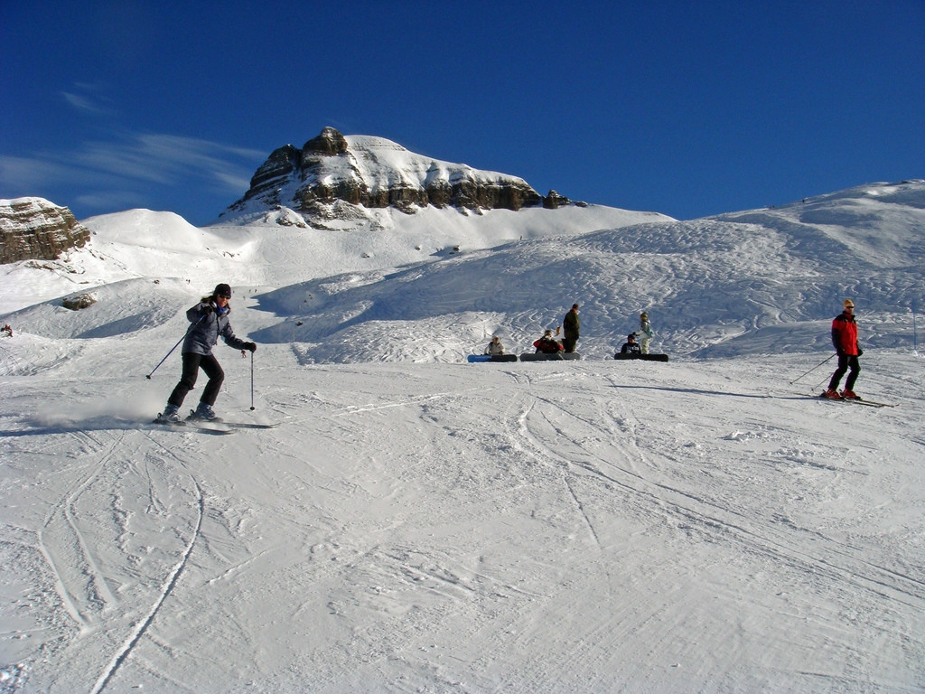 Лыжники в Флэйн, Франция. Фото 1 – фотографии Франции